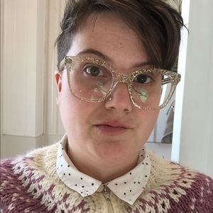 Meet your Posher, Leigh